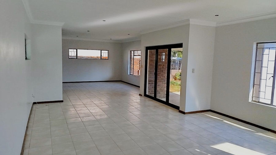 3 Bedroom Property for Sale in Garsfontein Gauteng
