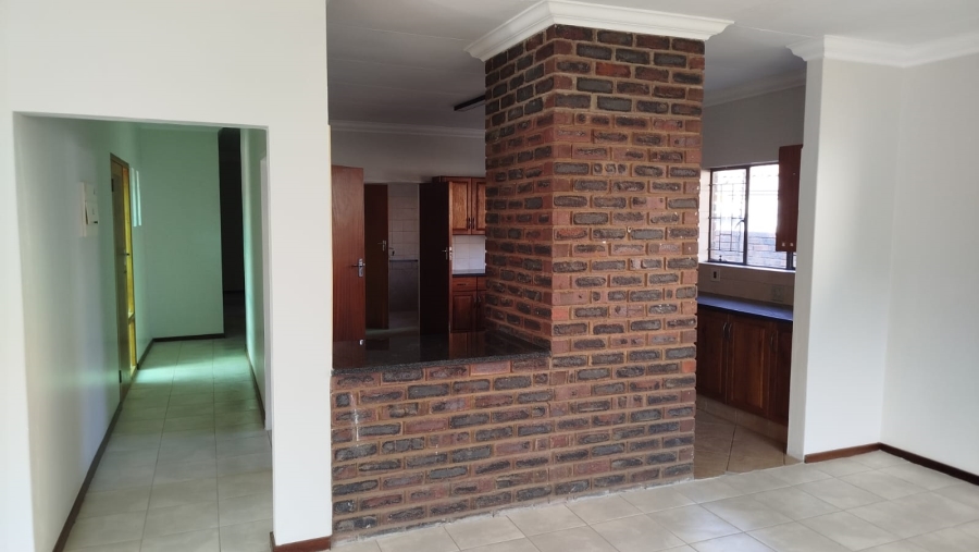 3 Bedroom Property for Sale in Garsfontein Gauteng