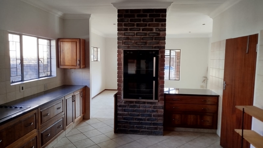 3 Bedroom Property for Sale in Garsfontein Gauteng
