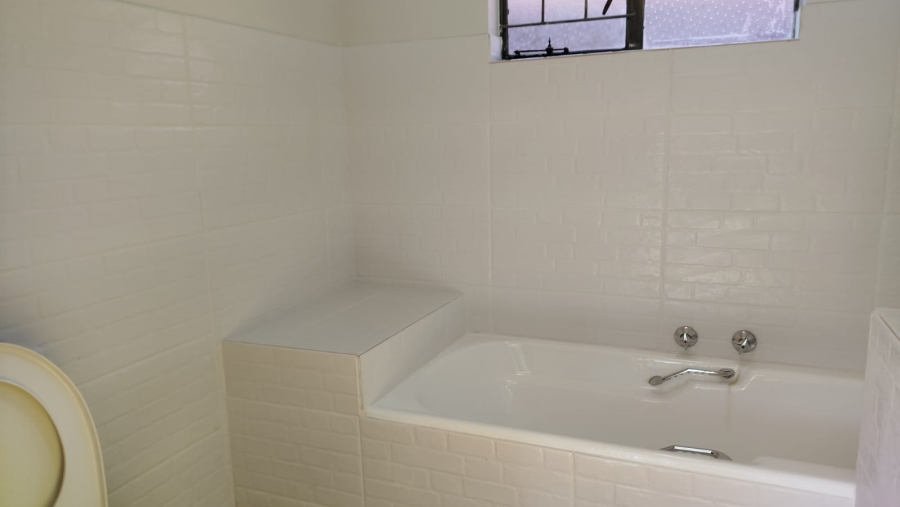 3 Bedroom Property for Sale in Garsfontein Gauteng