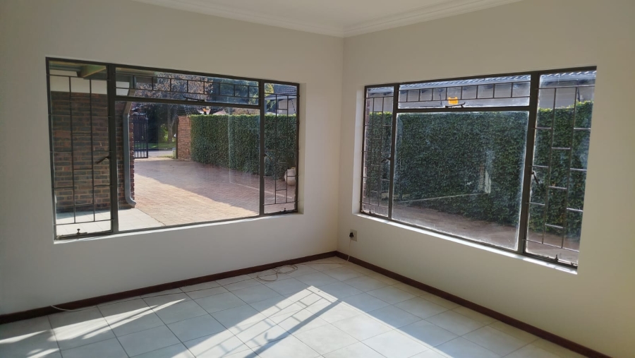 3 Bedroom Property for Sale in Garsfontein Gauteng
