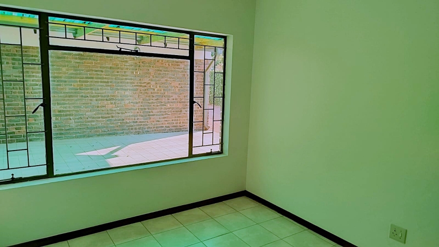 3 Bedroom Property for Sale in Garsfontein Gauteng
