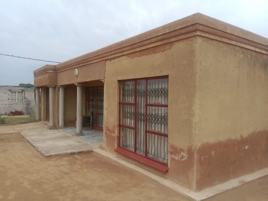 2 Bedroom Property for Sale in Winterveldt Gauteng