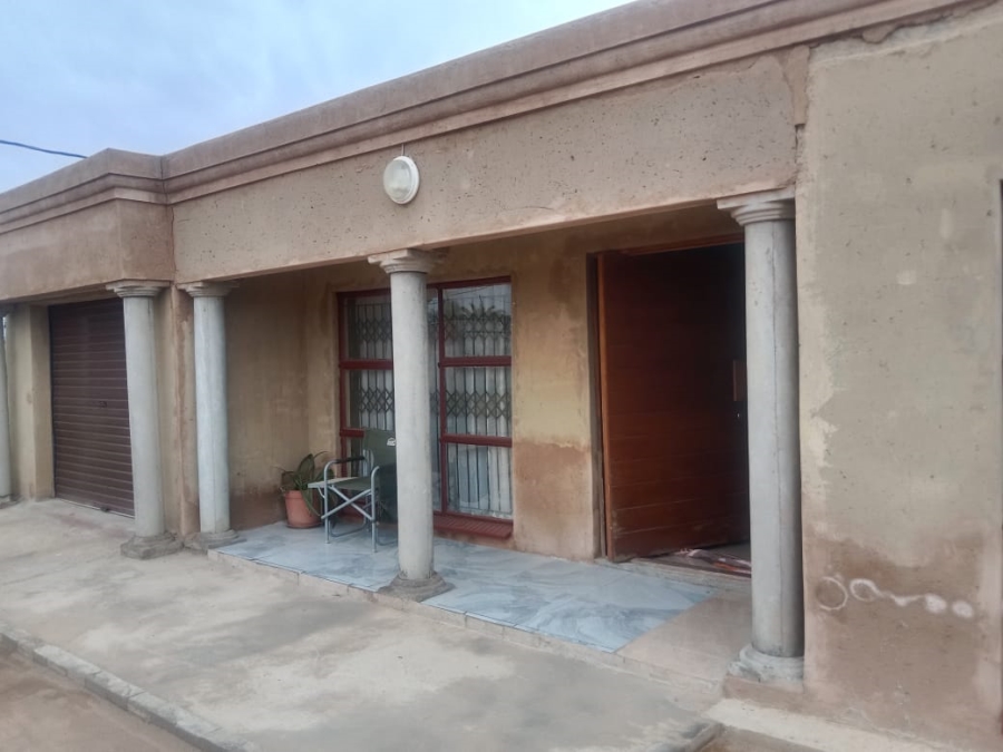 2 Bedroom Property for Sale in Winterveldt Gauteng