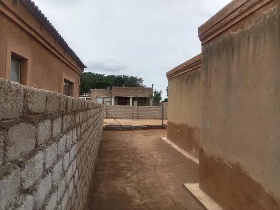2 Bedroom Property for Sale in Winterveldt Gauteng