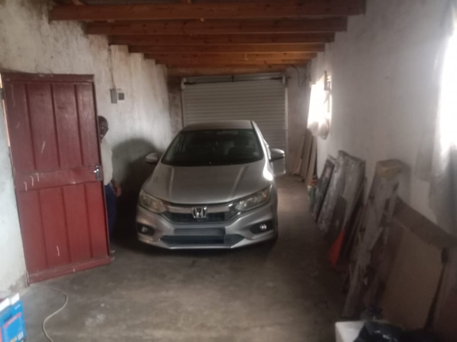 2 Bedroom Property for Sale in Winterveldt Gauteng