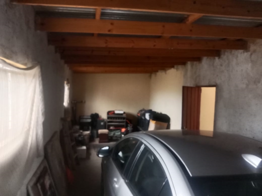 2 Bedroom Property for Sale in Winterveldt Gauteng