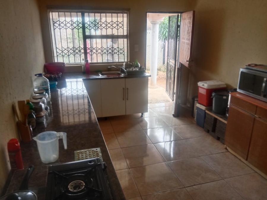2 Bedroom Property for Sale in Winterveldt Gauteng
