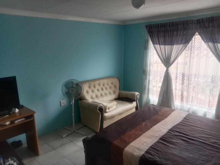 2 Bedroom Property for Sale in Winterveldt Gauteng