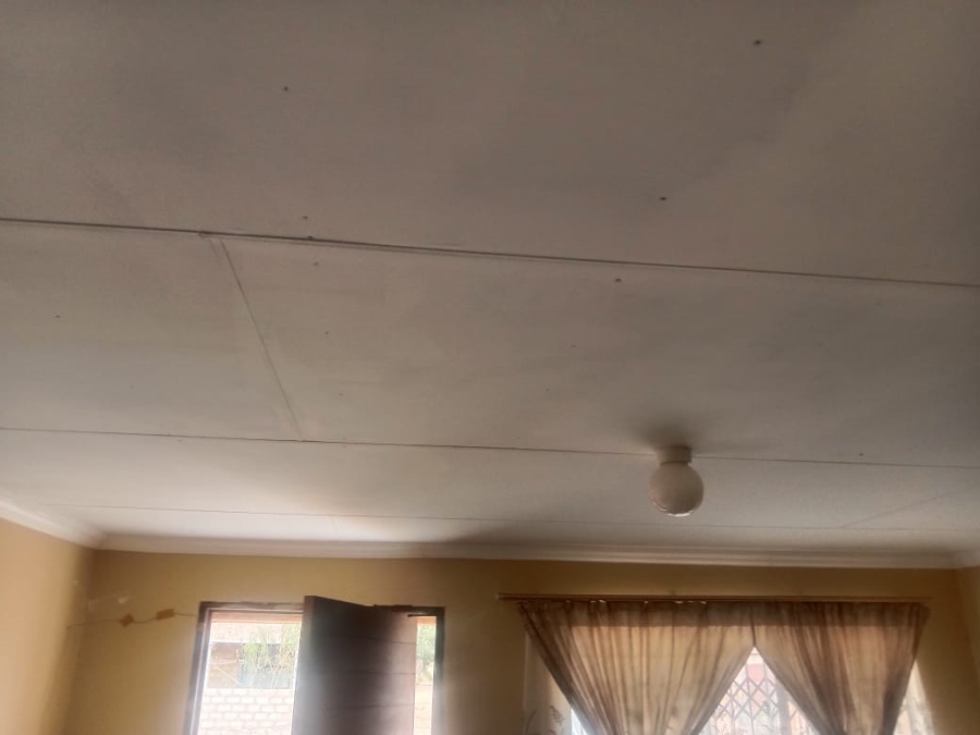 2 Bedroom Property for Sale in Winterveldt Gauteng
