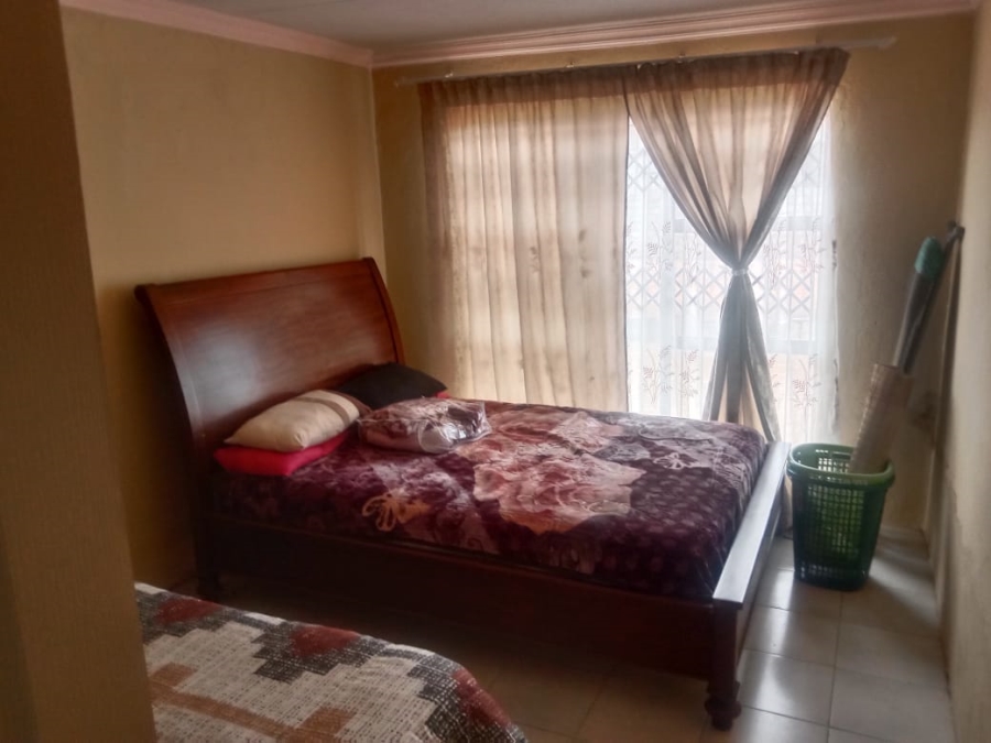 2 Bedroom Property for Sale in Winterveldt Gauteng