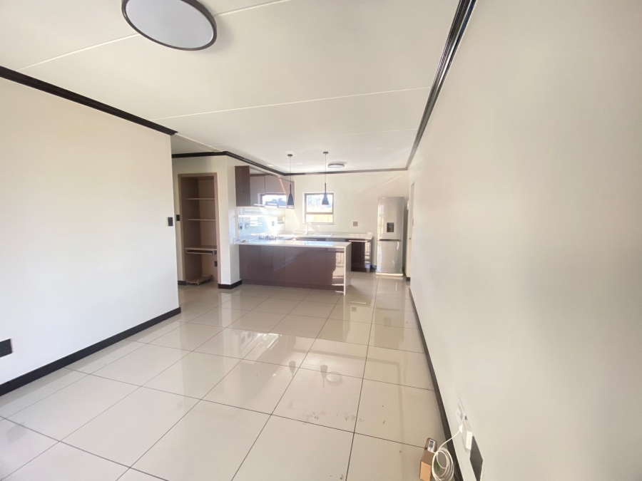 To Let 2 Bedroom Property for Rent in Blue Hills Gauteng