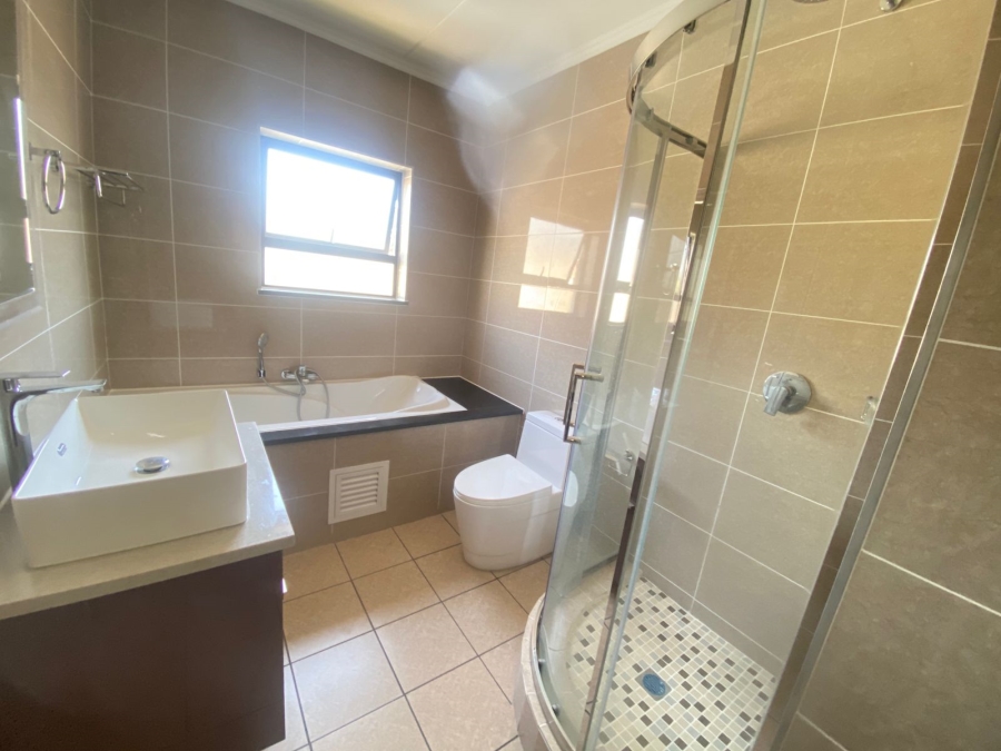 To Let 2 Bedroom Property for Rent in Blue Hills Gauteng
