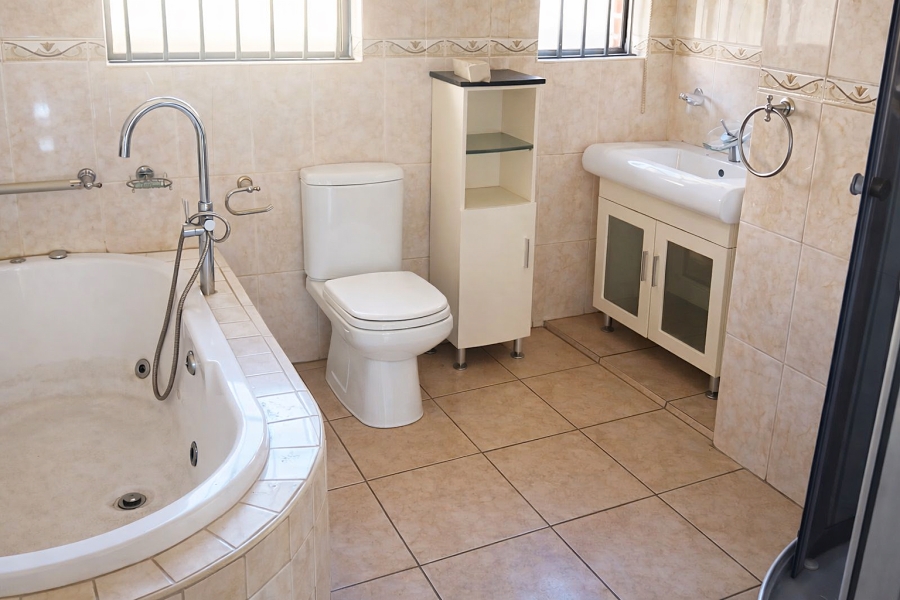 To Let 3 Bedroom Property for Rent in Esther Park Gauteng