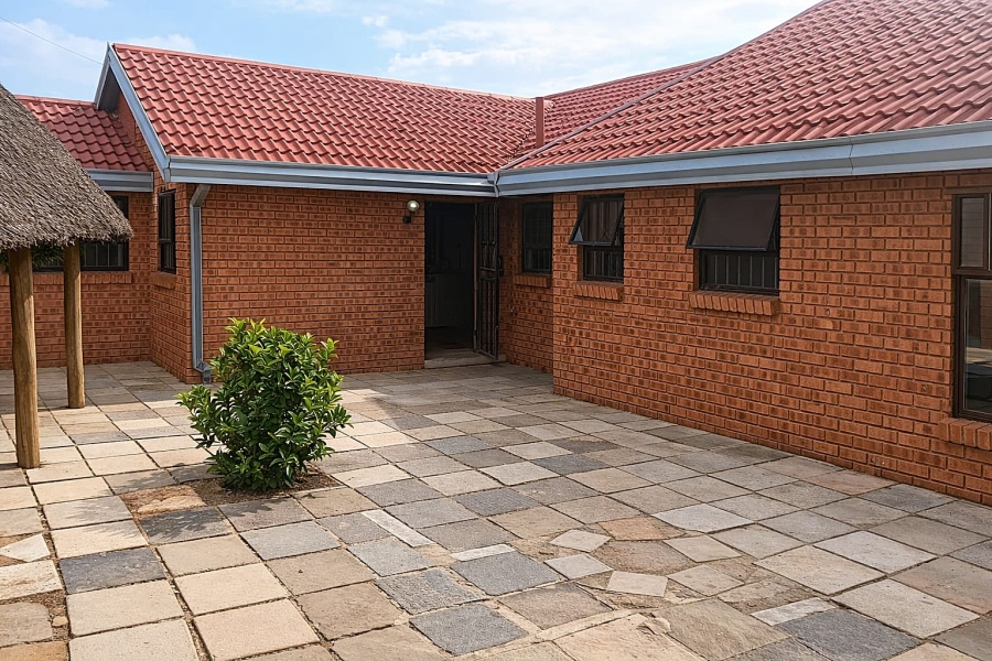 To Let 3 Bedroom Property for Rent in Esther Park Gauteng