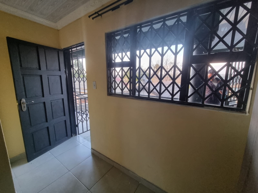 1 Bedroom Property for Sale in Protea Glen Gauteng