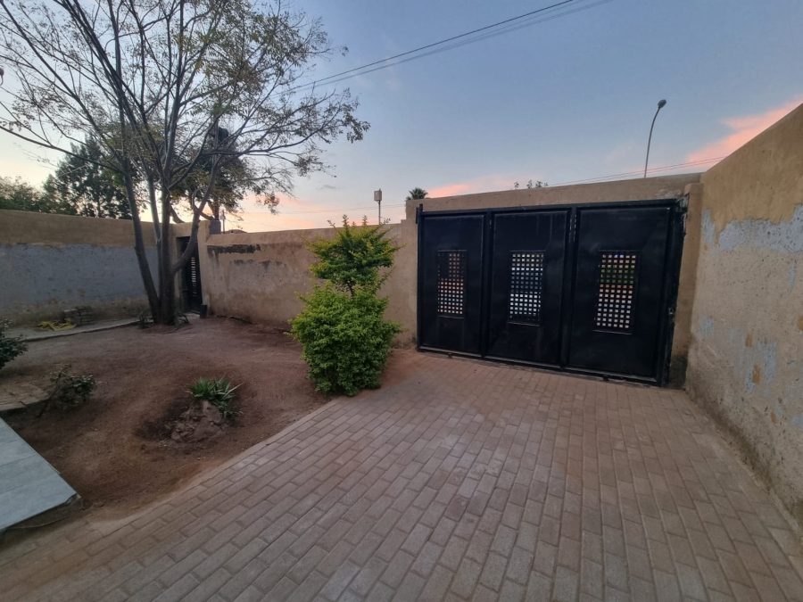 1 Bedroom Property for Sale in Protea Glen Gauteng