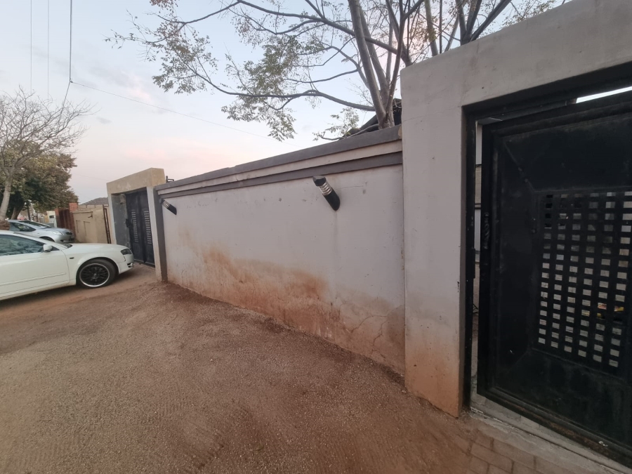 1 Bedroom Property for Sale in Protea Glen Gauteng