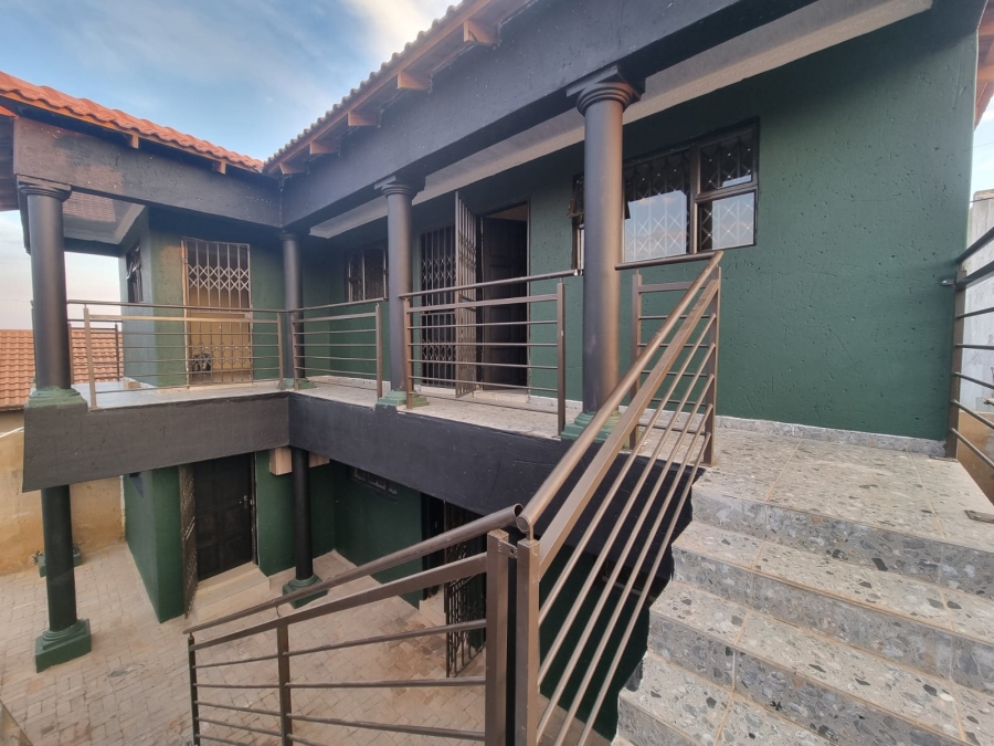 1 Bedroom Property for Sale in Protea Glen Gauteng