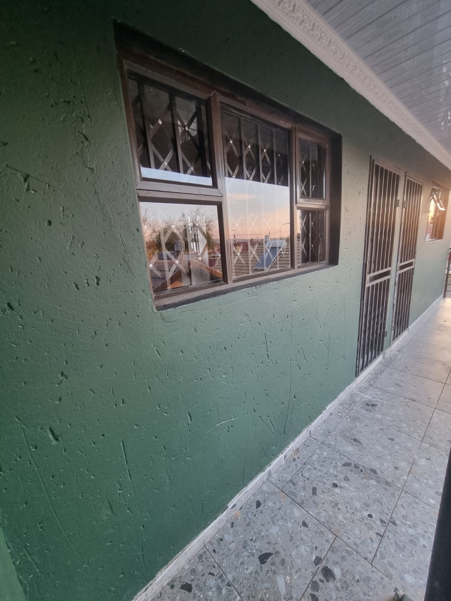 1 Bedroom Property for Sale in Protea Glen Gauteng