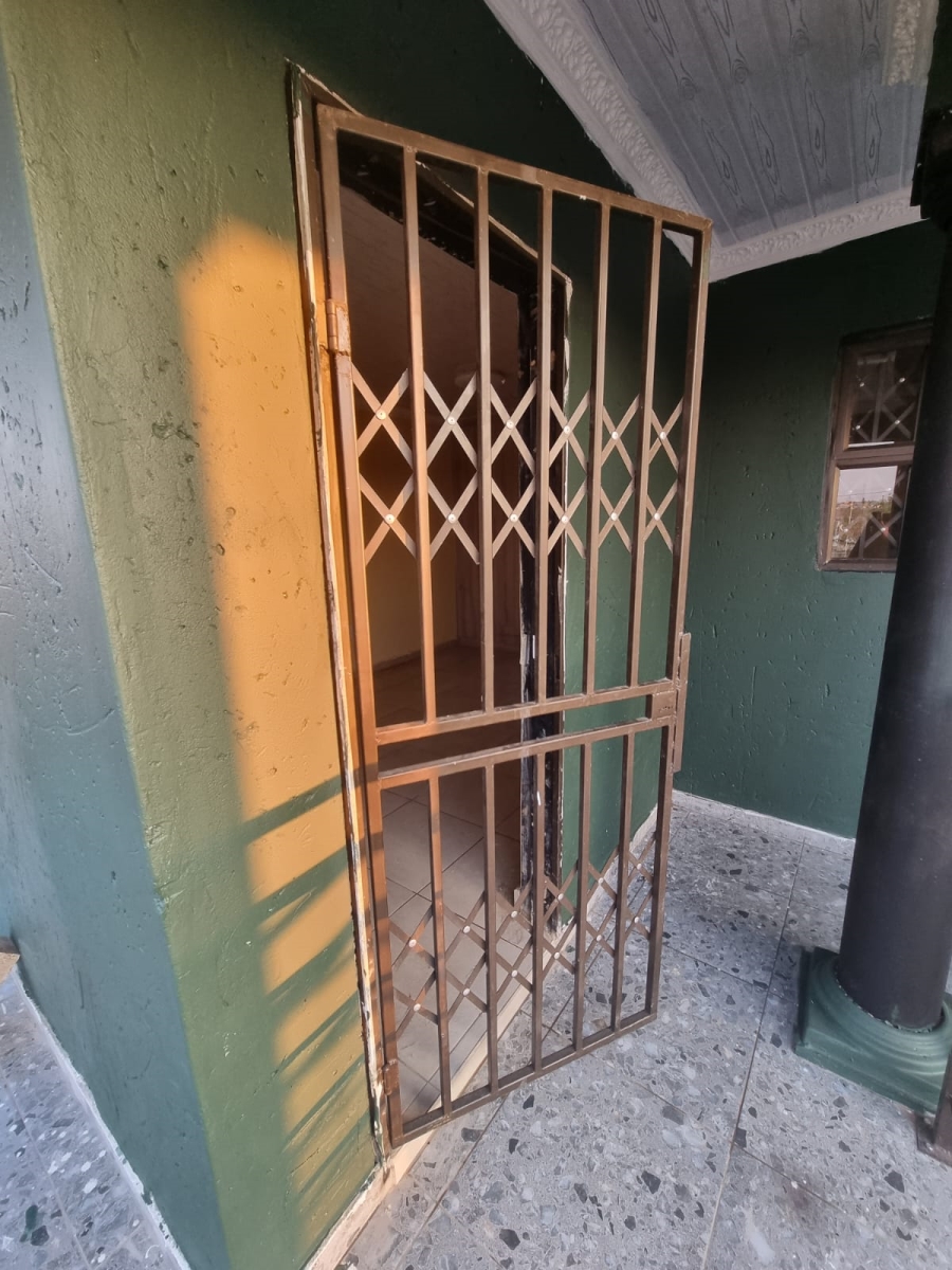 1 Bedroom Property for Sale in Protea Glen Gauteng