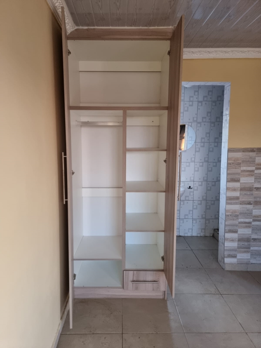 1 Bedroom Property for Sale in Protea Glen Gauteng