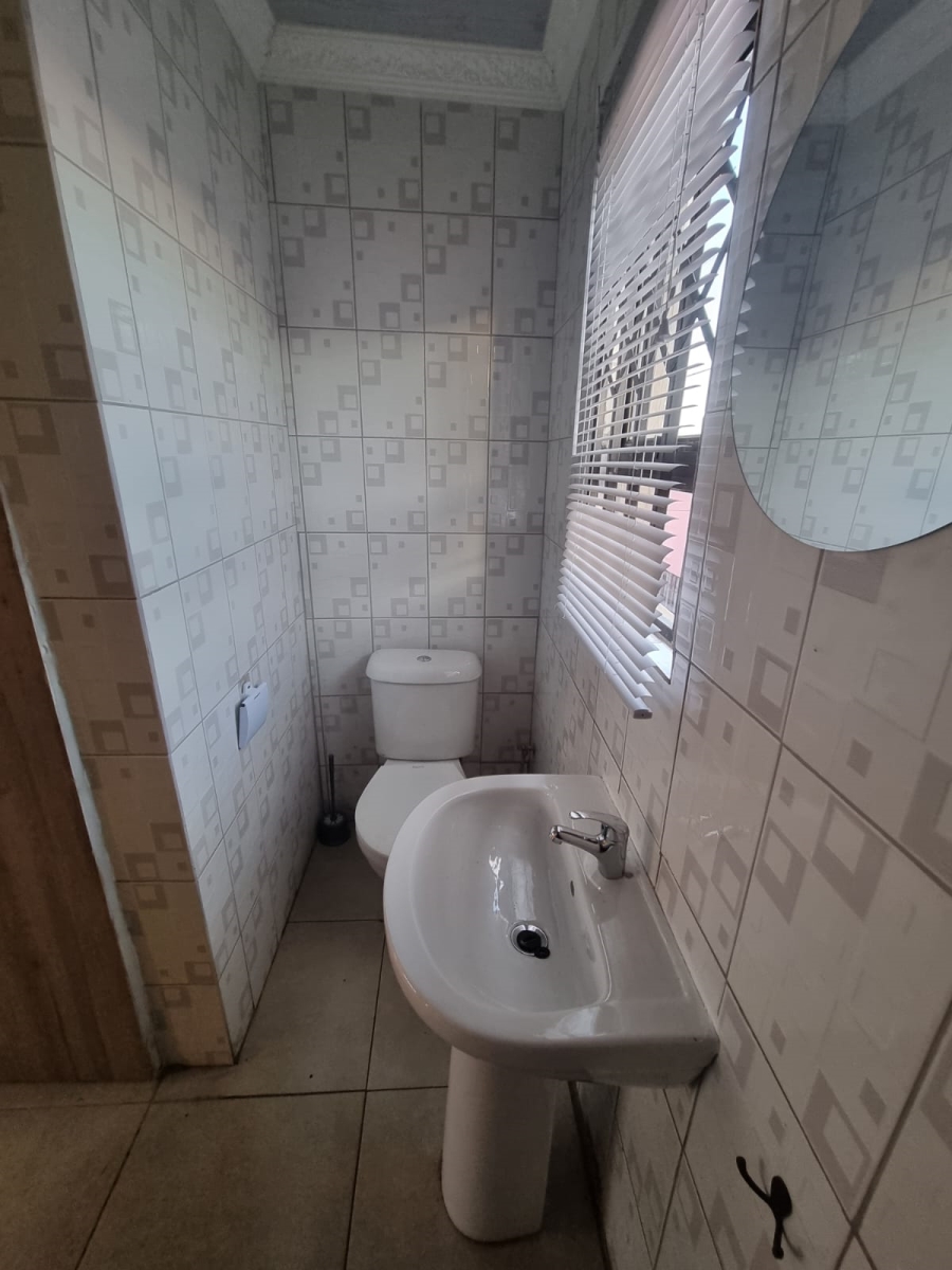 1 Bedroom Property for Sale in Protea Glen Gauteng