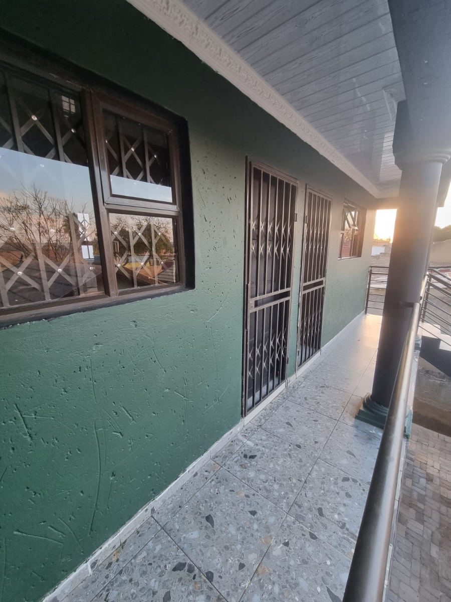 1 Bedroom Property for Sale in Protea Glen Gauteng