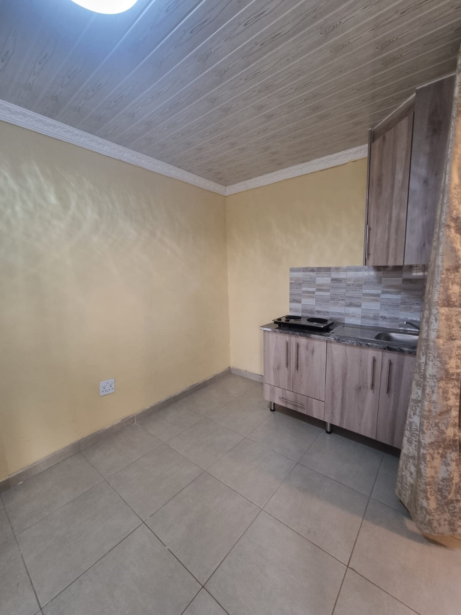 1 Bedroom Property for Sale in Protea Glen Gauteng