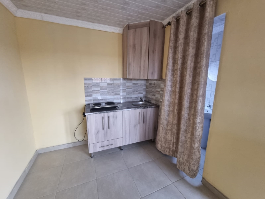 1 Bedroom Property for Sale in Protea Glen Gauteng