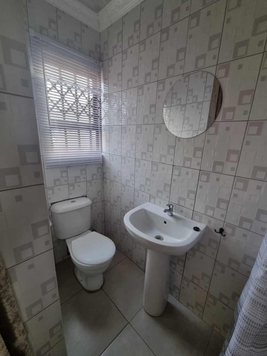 1 Bedroom Property for Sale in Protea Glen Gauteng
