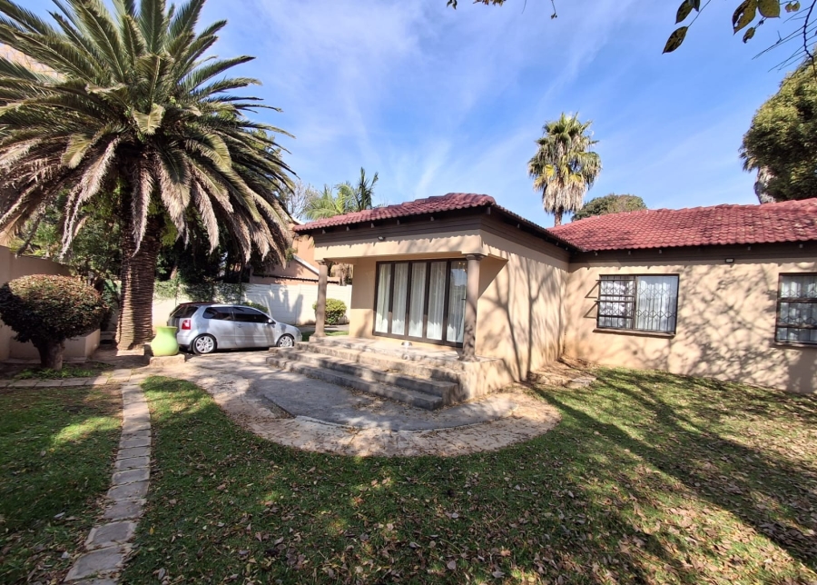 4 Bedroom Property for Sale in Strubensvallei Gauteng