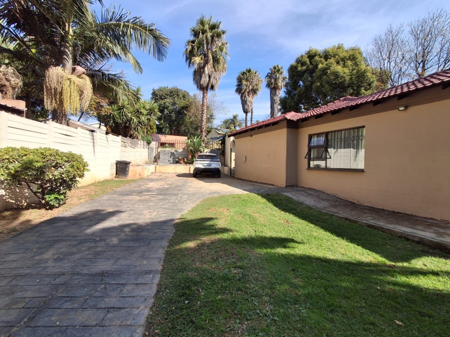 4 Bedroom Property for Sale in Strubensvallei Gauteng