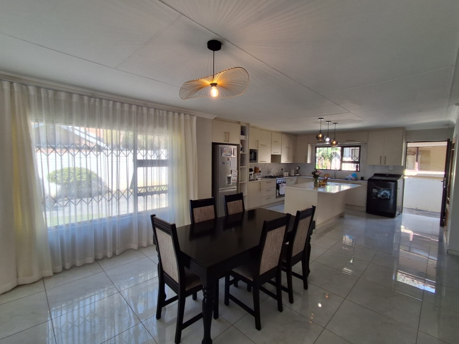 4 Bedroom Property for Sale in Strubensvallei Gauteng