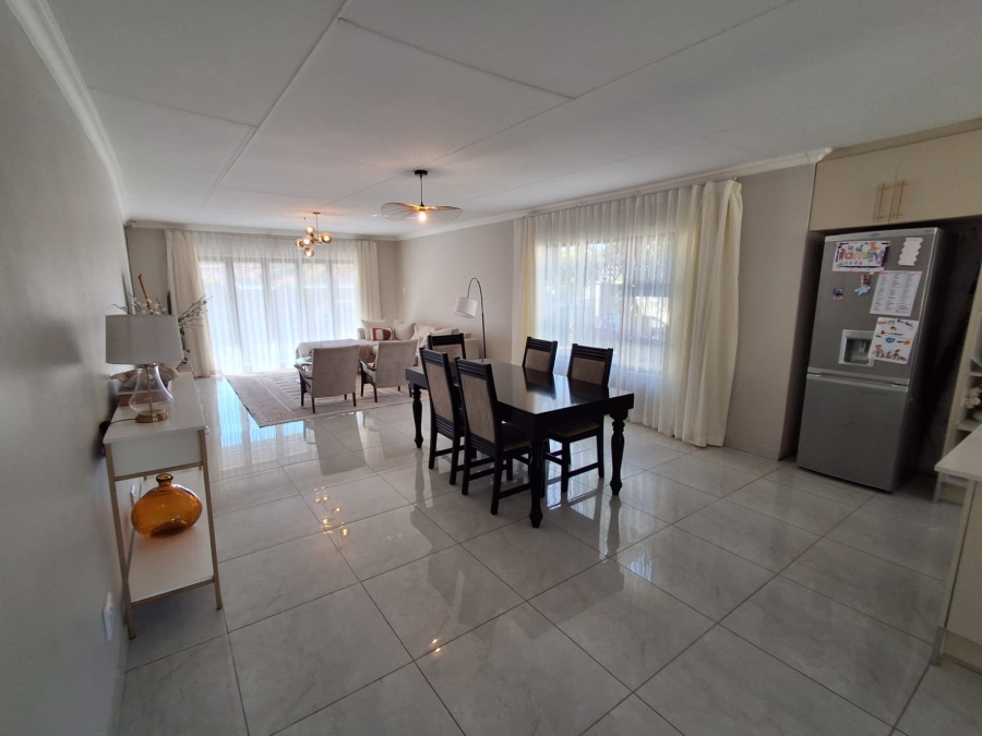 4 Bedroom Property for Sale in Strubensvallei Gauteng