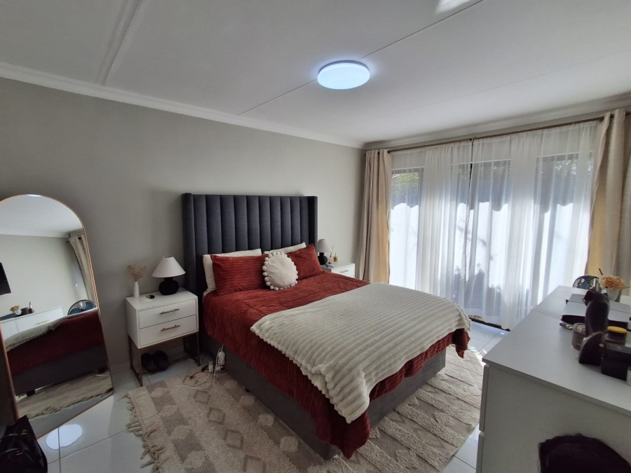 4 Bedroom Property for Sale in Strubensvallei Gauteng