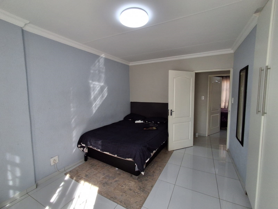 4 Bedroom Property for Sale in Strubensvallei Gauteng