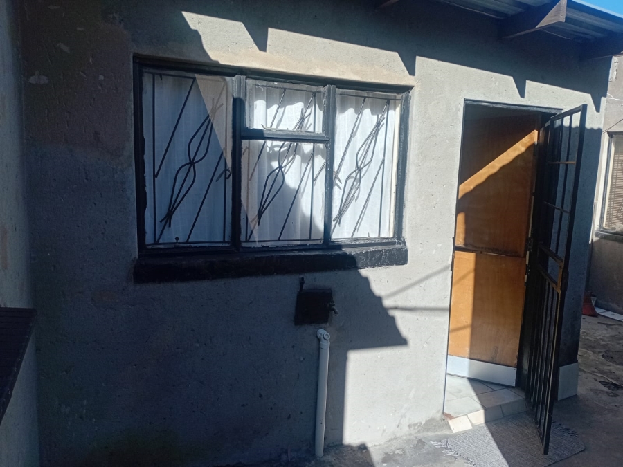 6 Bedroom Property for Sale in Ivory Park Gauteng