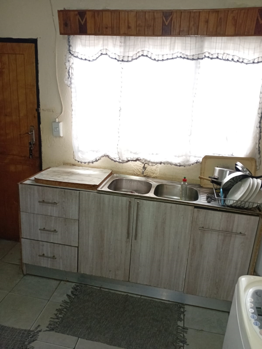 6 Bedroom Property for Sale in Ivory Park Gauteng