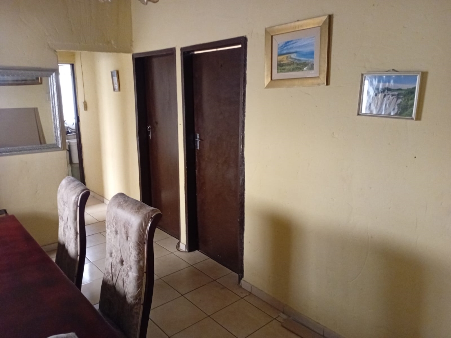 6 Bedroom Property for Sale in Ivory Park Gauteng