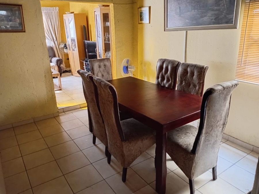 6 Bedroom Property for Sale in Ivory Park Gauteng