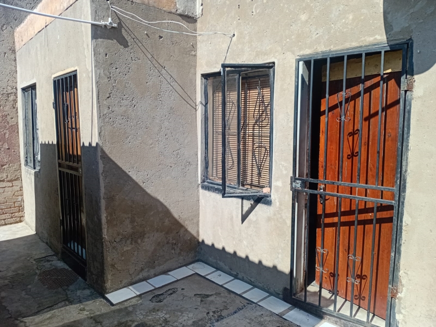 6 Bedroom Property for Sale in Ivory Park Gauteng