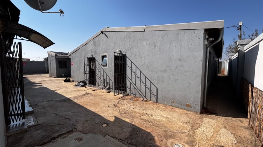 15 Bedroom Property for Sale in Tsakane Ext 5 Gauteng