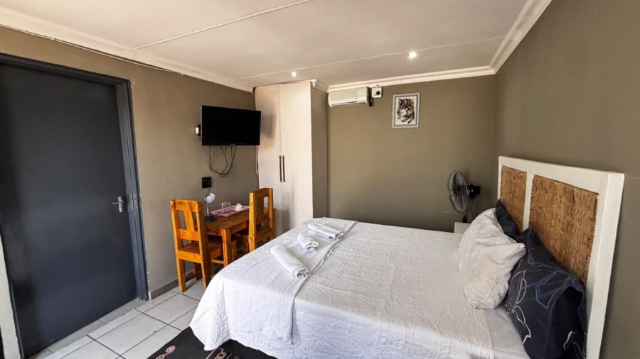 15 Bedroom Property for Sale in Tsakane Ext 5 Gauteng