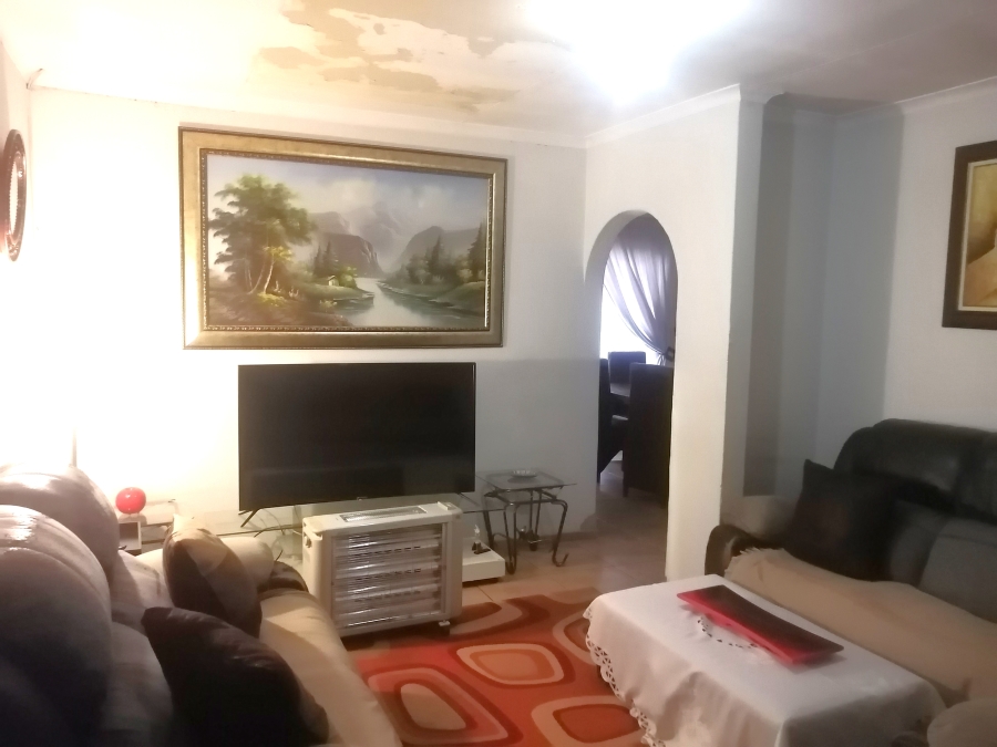 3 Bedroom Property for Sale in Likole Gauteng