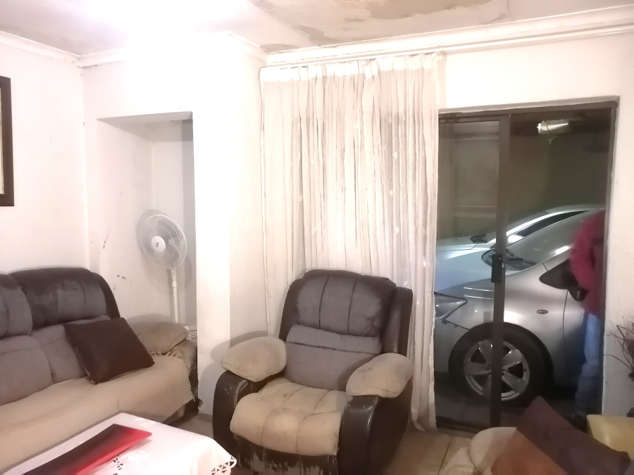 3 Bedroom Property for Sale in Likole Gauteng