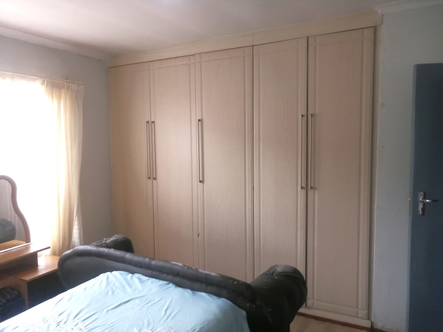 3 Bedroom Property for Sale in Likole Gauteng