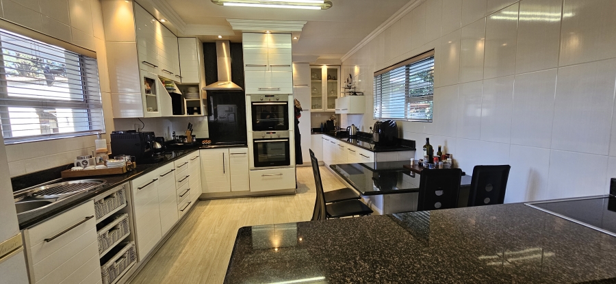 4 Bedroom Property for Sale in Three Rivers Proper Gauteng