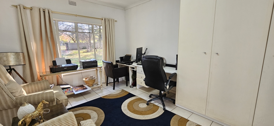 4 Bedroom Property for Sale in Three Rivers Proper Gauteng