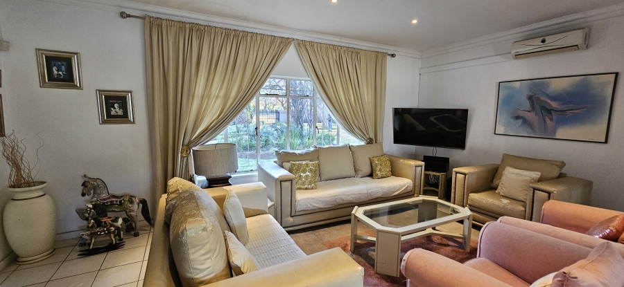 4 Bedroom Property for Sale in Three Rivers Proper Gauteng